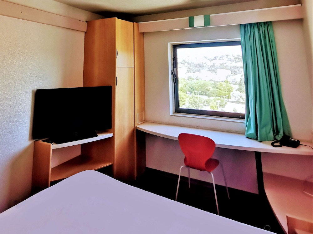 Ibis Leiria Fatima 22/80