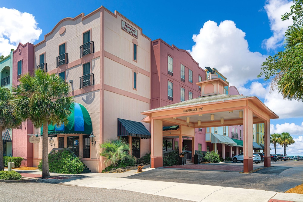 Hampton Inn & Suites Amelia Island-Historic Harbor Front 1/44