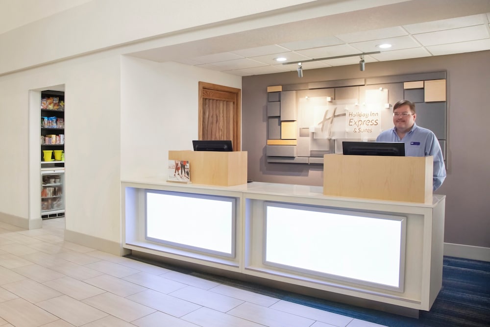 Holiday Inn Express Hotel & Suites Sarasota East - I-75 9/67