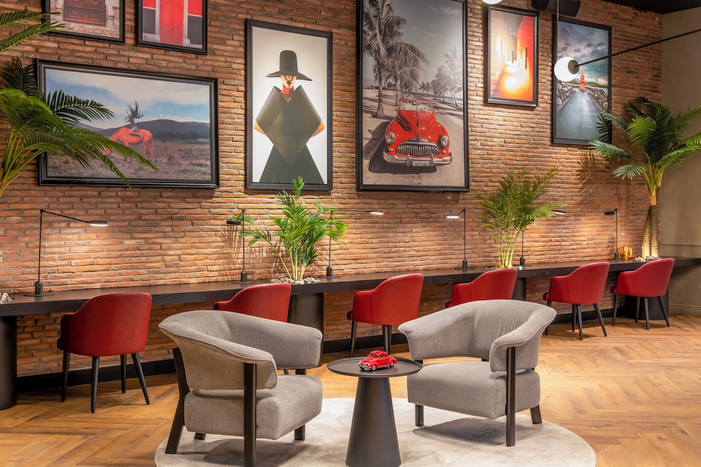Radisson RED Izmir Point Bornova 49/59