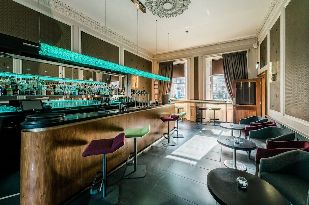 The Place Hotel 46/69