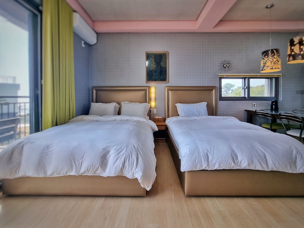 Orojeju Pension 10/35