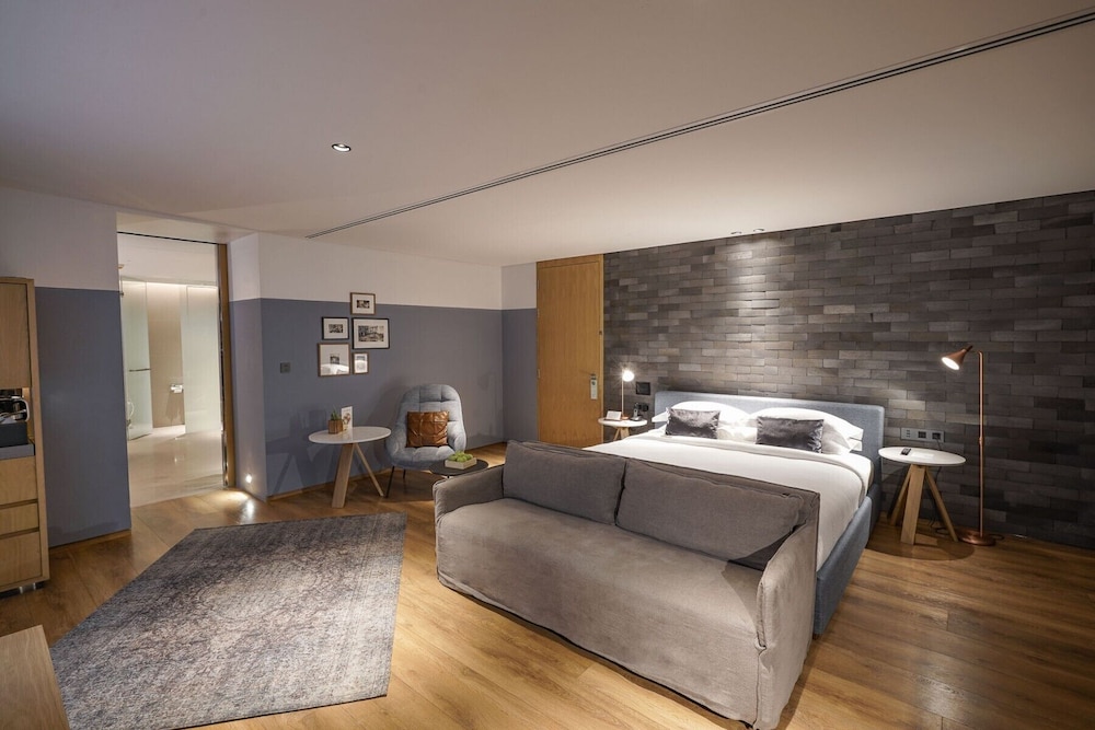 JUNIOR SUITE, BATHTUB