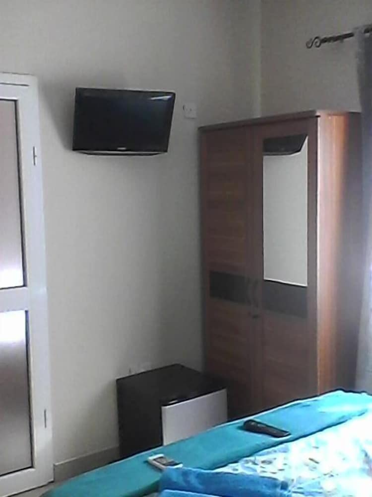 Royal Olympia Lodges And Safaris 14/17