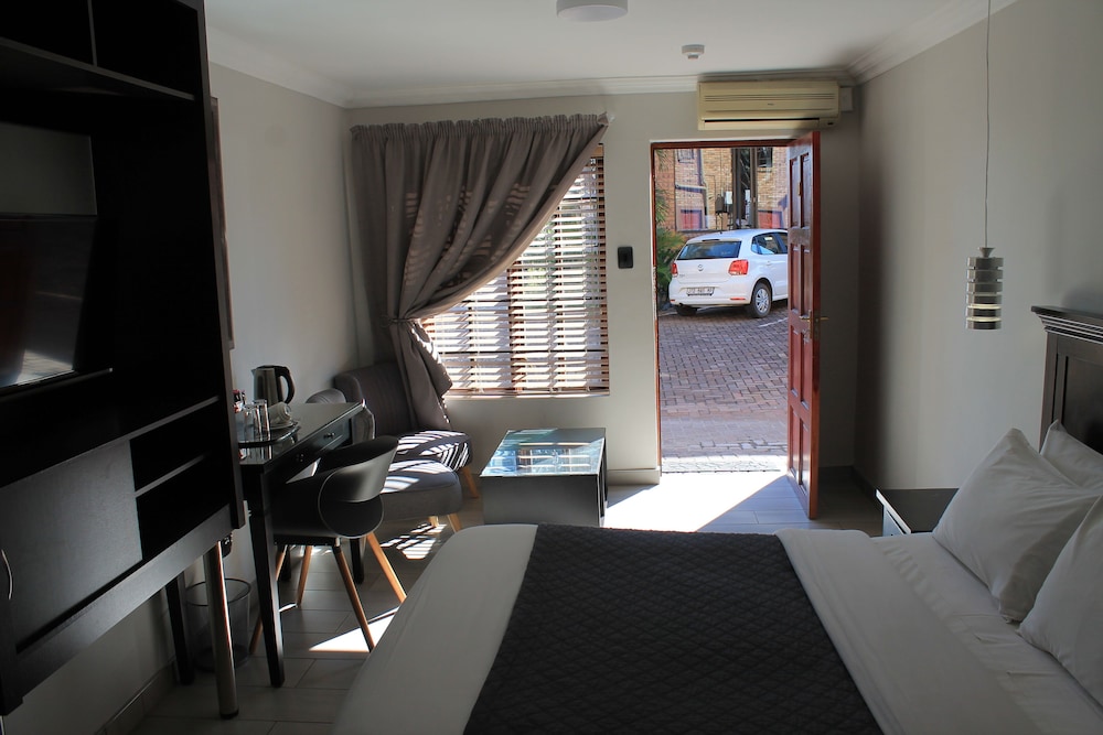 Nelspruit Lodge 35/50