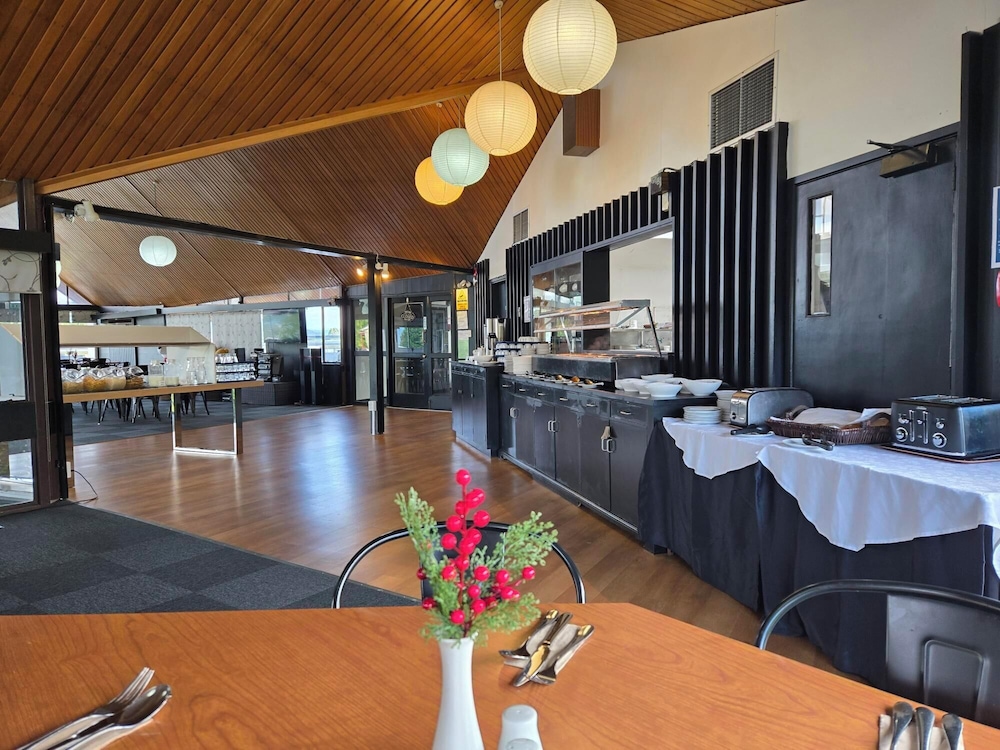 Fiordland Hotel Motel 44/54