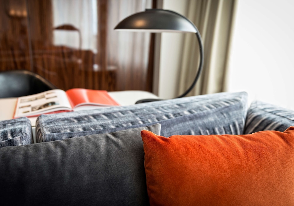 Swissotel Sydney 24/73