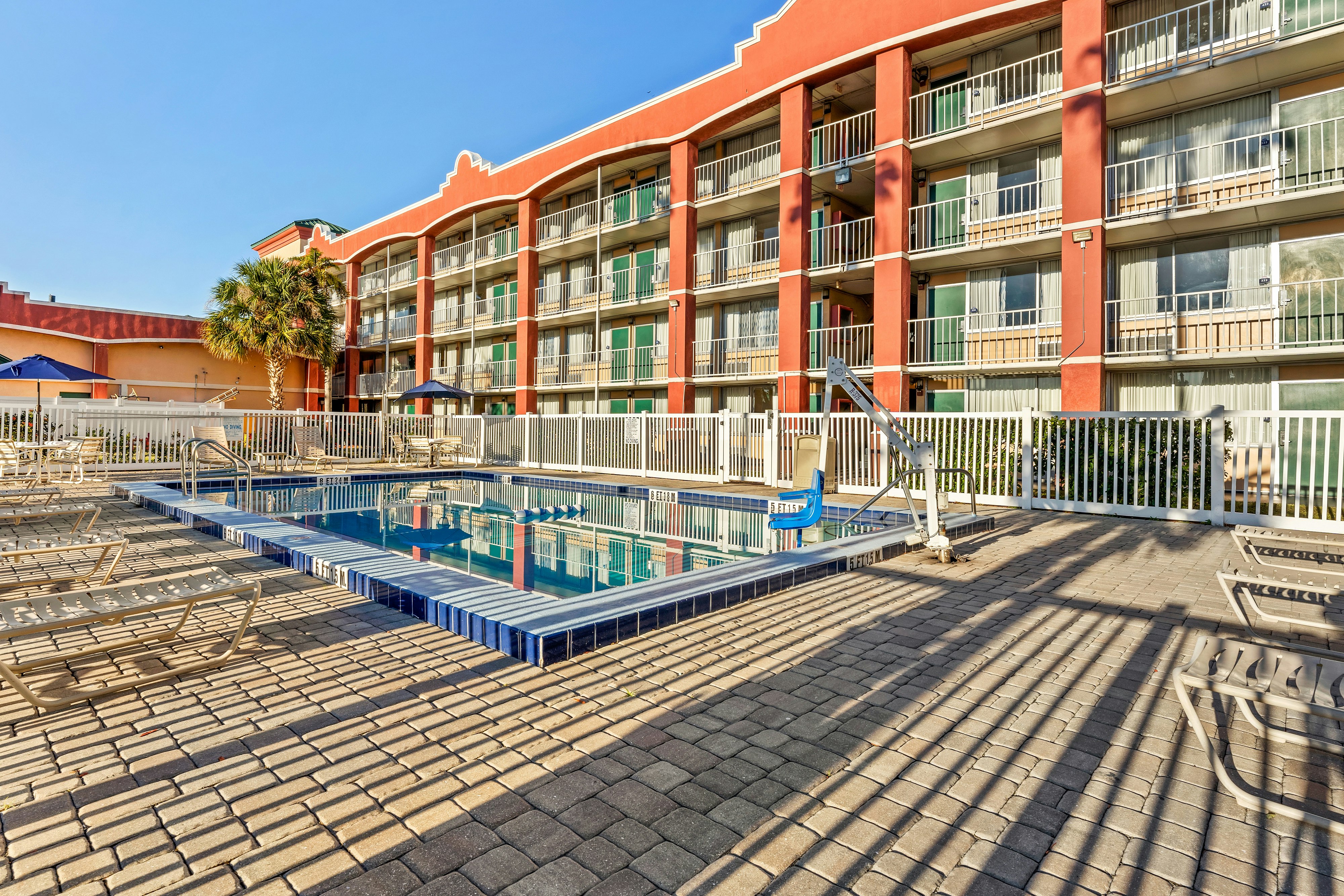 Baymont by Wyndham Orlando North Millenia 18/23