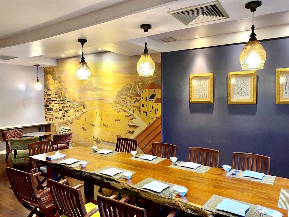Krungsri River Hotel 35/50