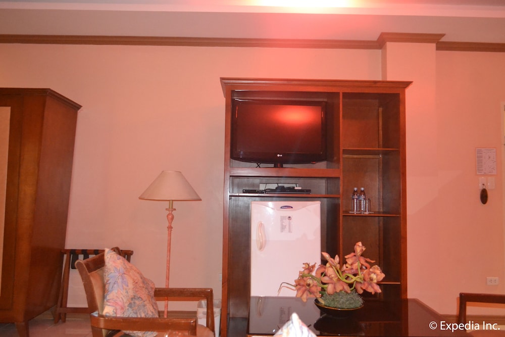 Pacific Breeze Hotel And Resort 35/71
