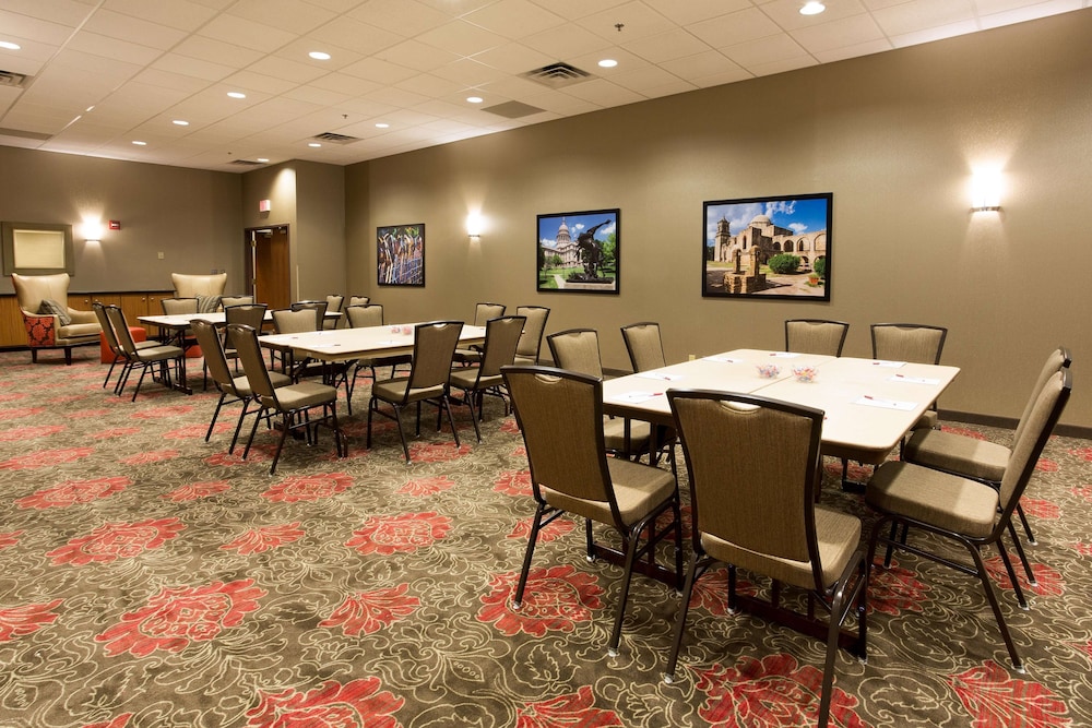 Drury Inn and Suites San Antonio Riverwalk 40/49