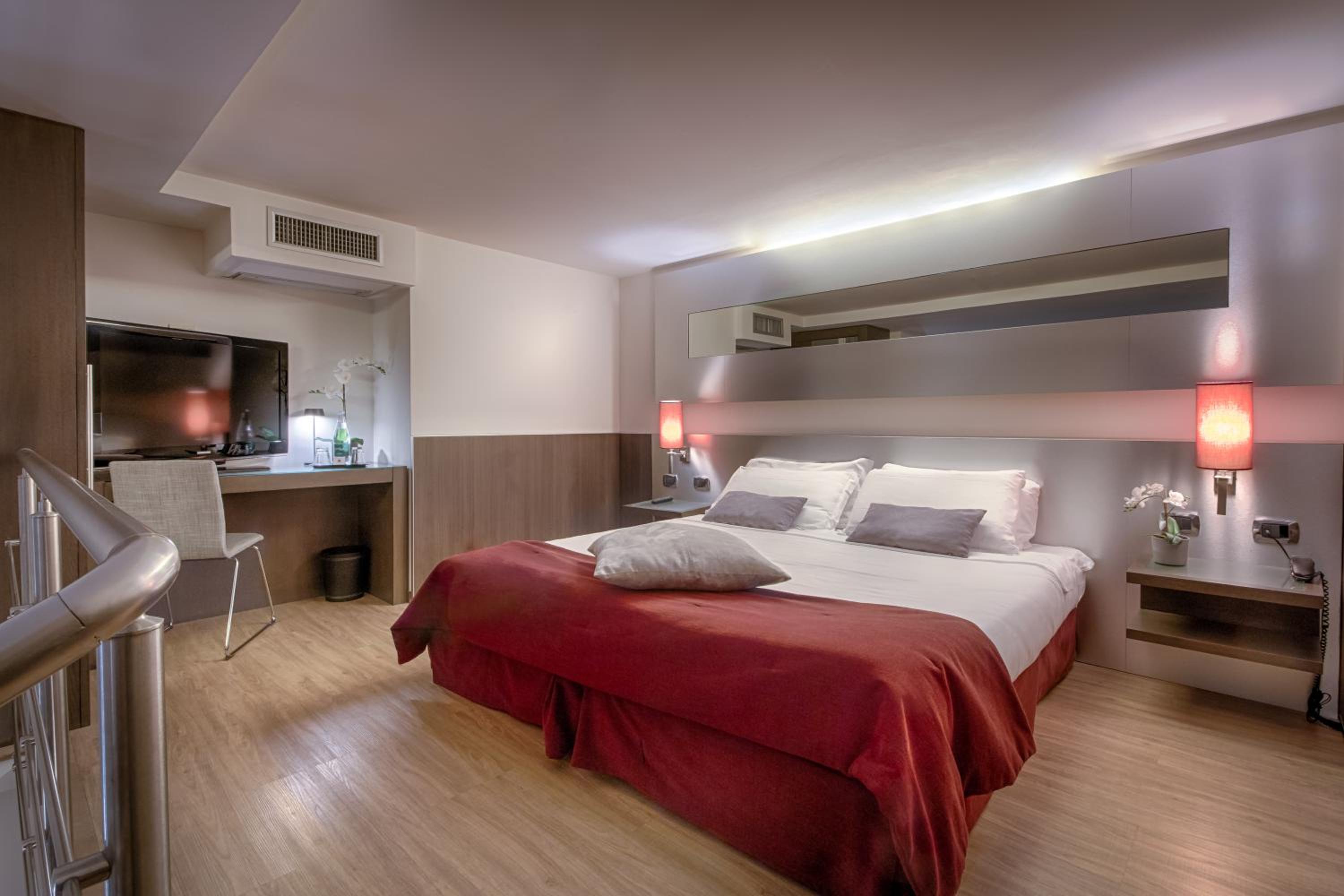 Junior Suite, 2 Queen Beds, Two Story