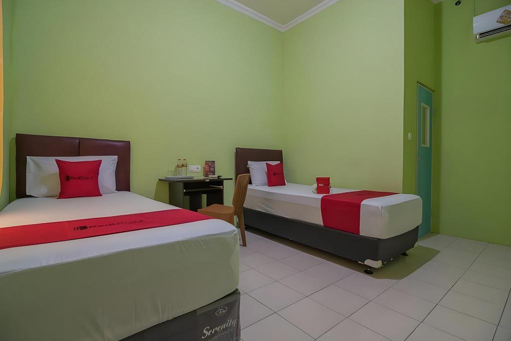 RedDoorz near Kampus UMP Purwokerto 18/44