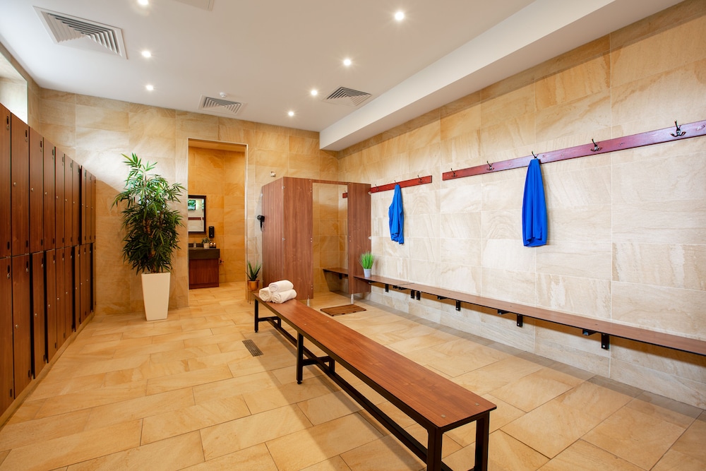 The Park Hotel Leisure Centre 2/46