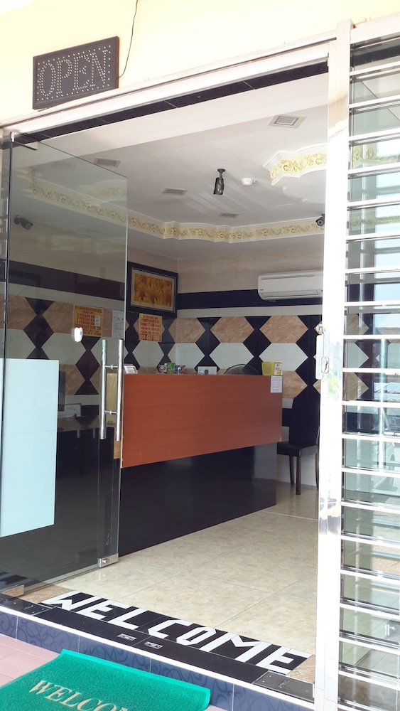 Kota Damansara Business Hotel 6/34