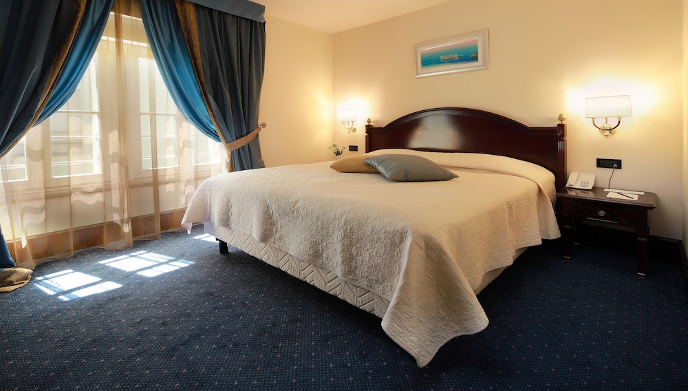 Arbiana Heritage Hotel 12/78