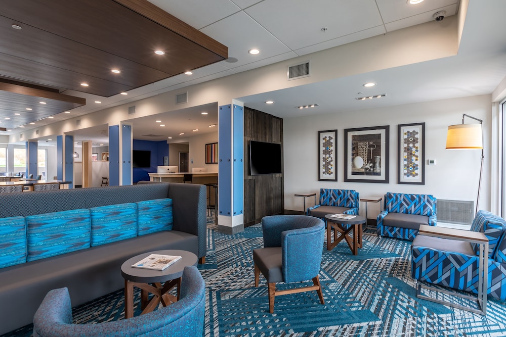 Holiday Inn Express Suites Gainesville Lake Lanier Area 40/59
