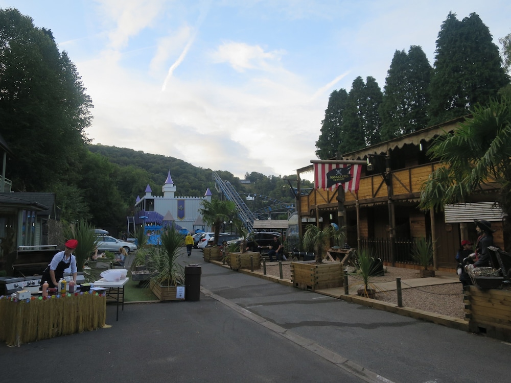 Gullivers Resort Matlock Bath 38/49