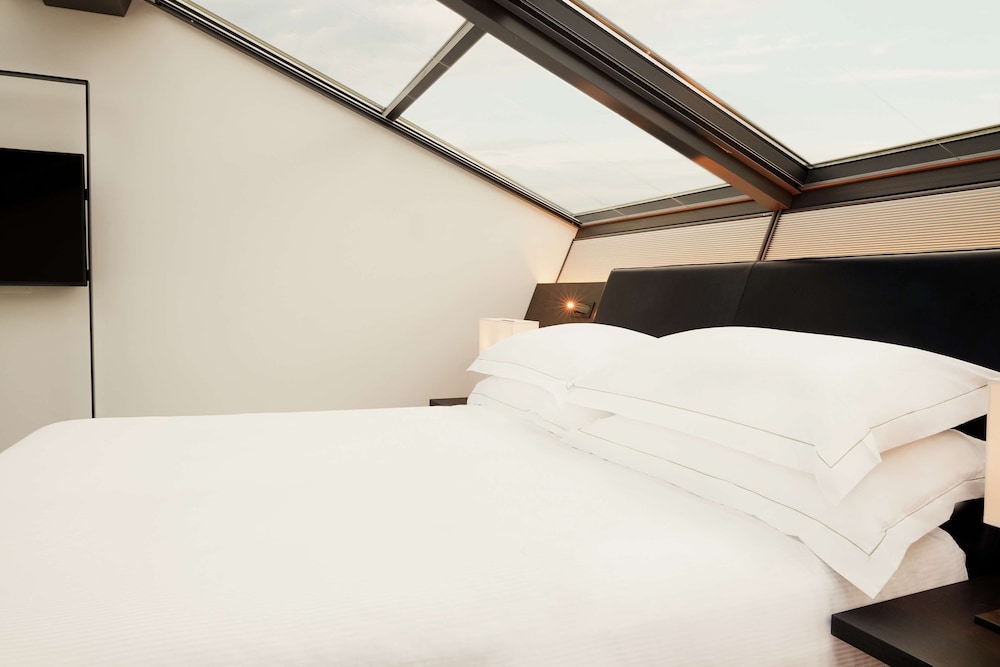 Loft, Suite, King Bed، Hilton Lake Como 5/10