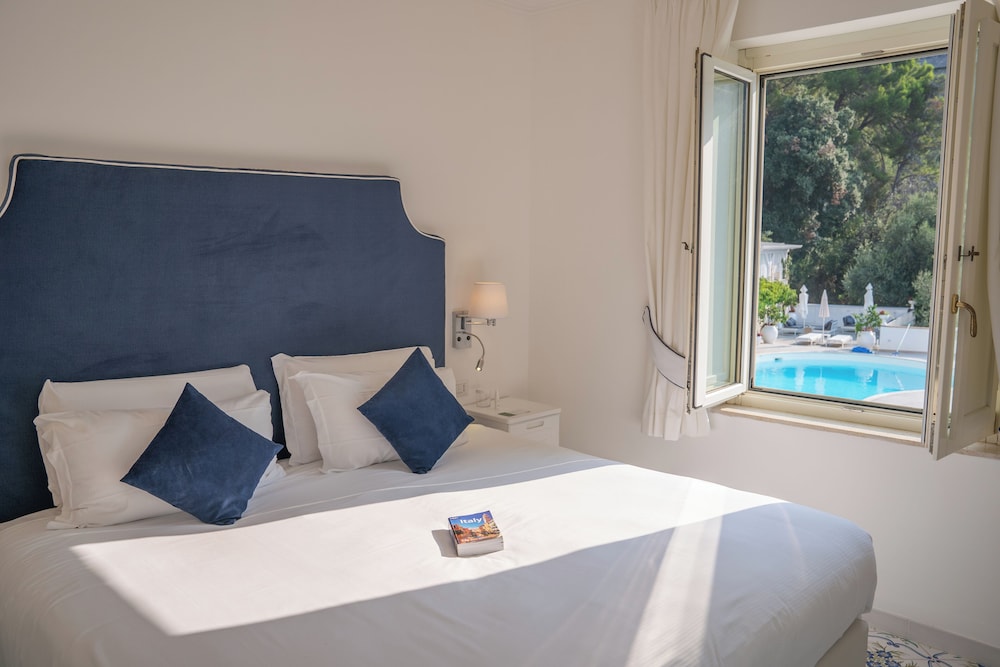 Grand Hotel Tritone 11/76