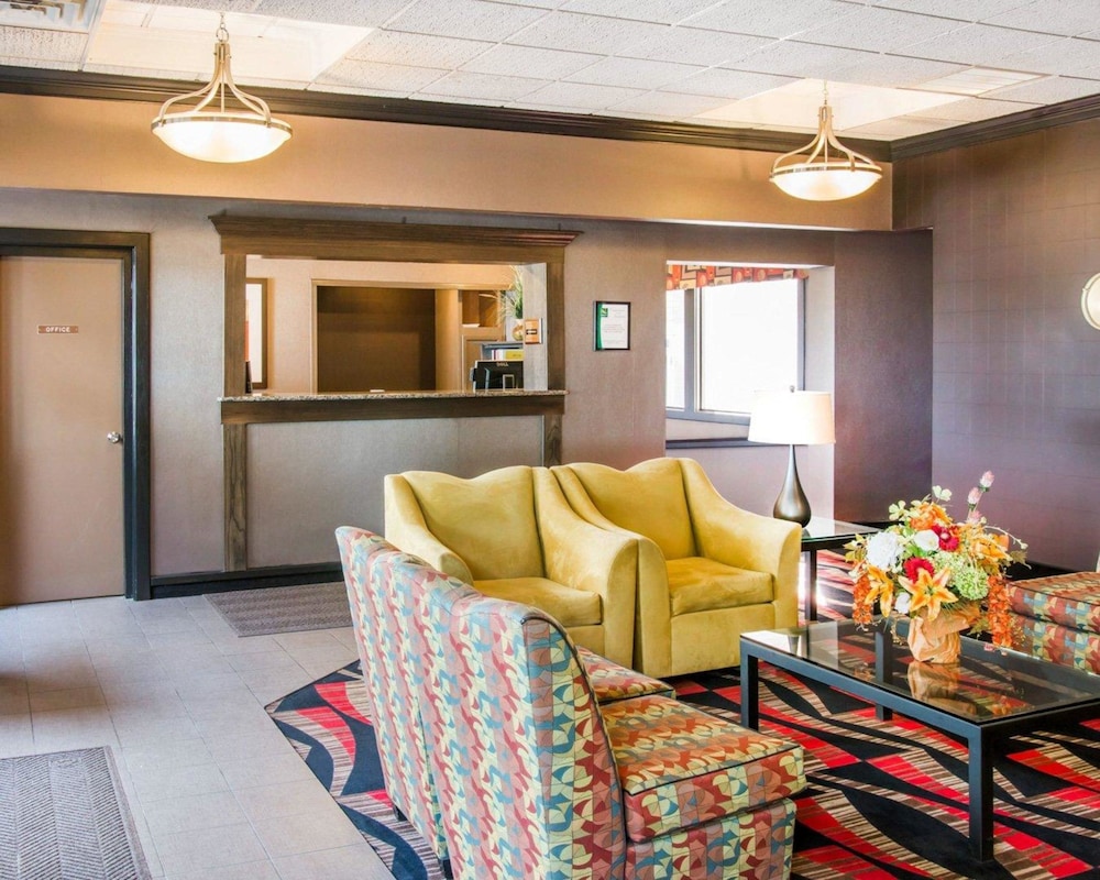 Quality Inn Suites Next To the Casino 27/35