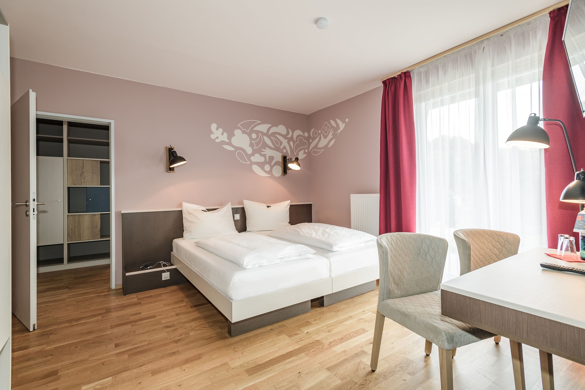 SUPERIOR, DOUBLE BED