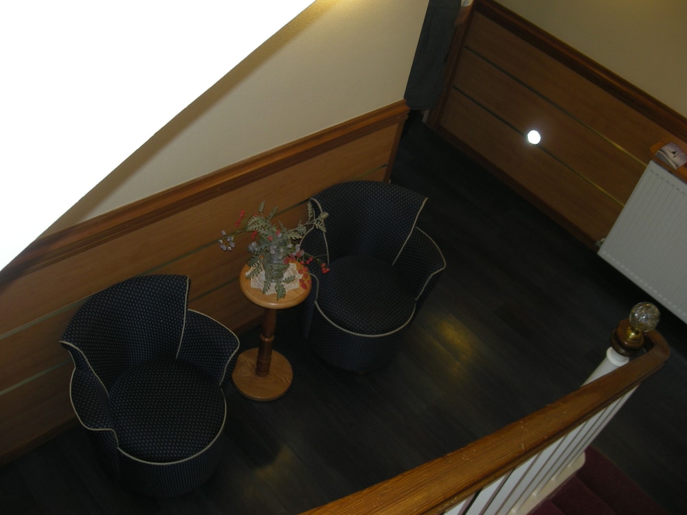Hotel de La Renaissance 3/23