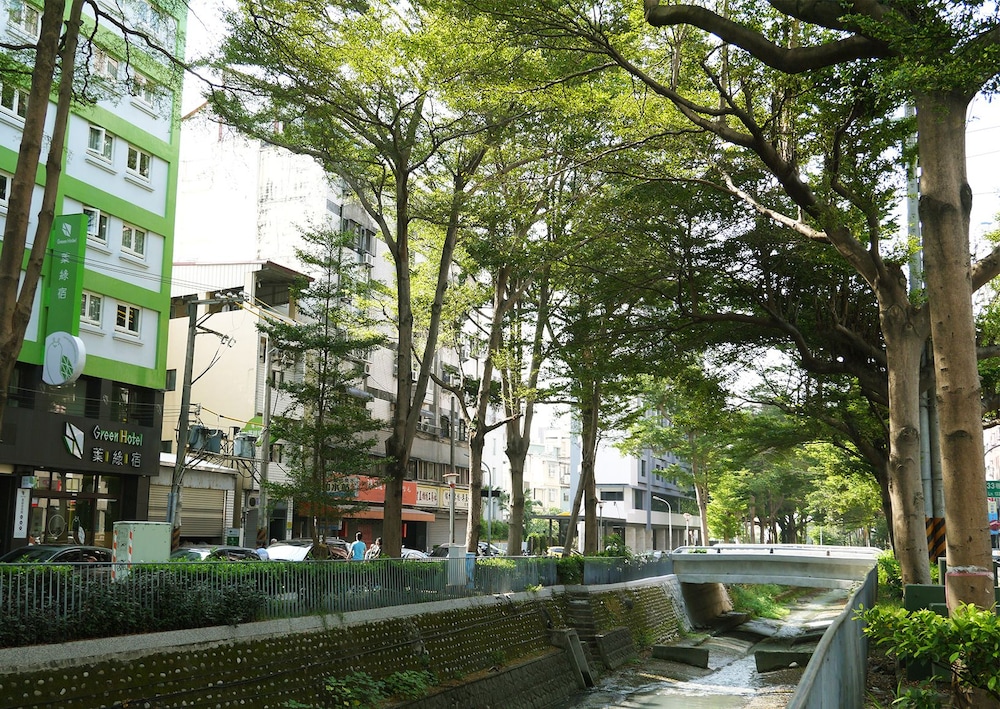 Green Hotel 55/63