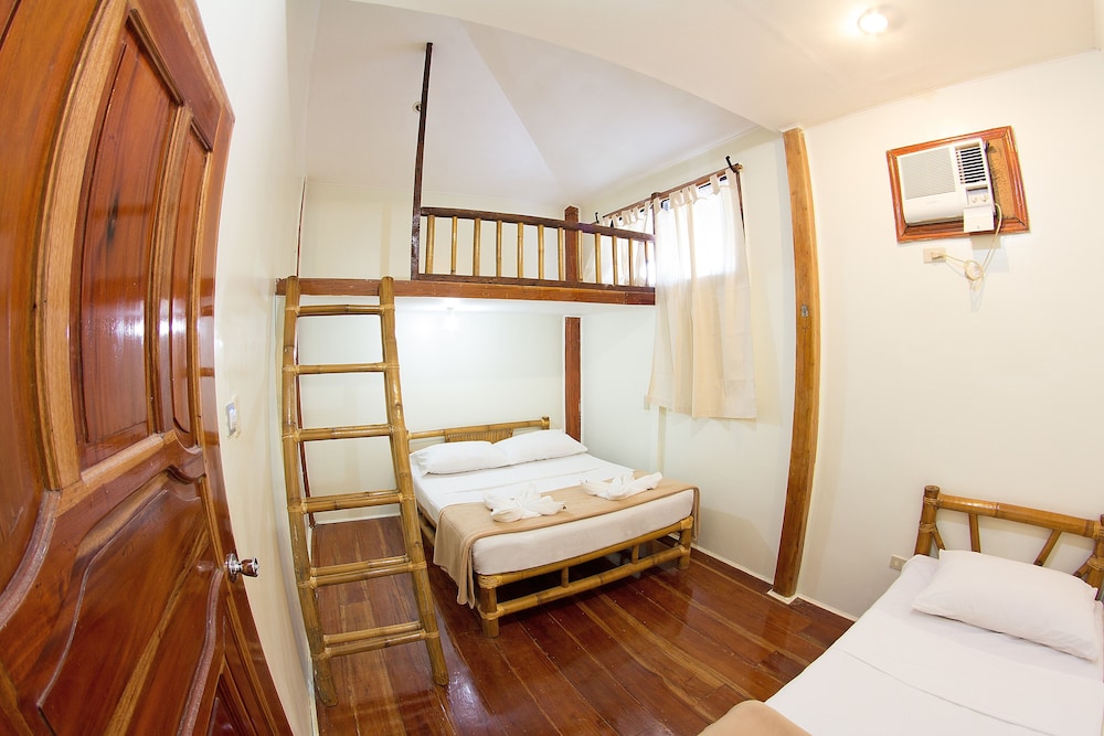 THE ROSE PIKE AT BORACAY 16/50