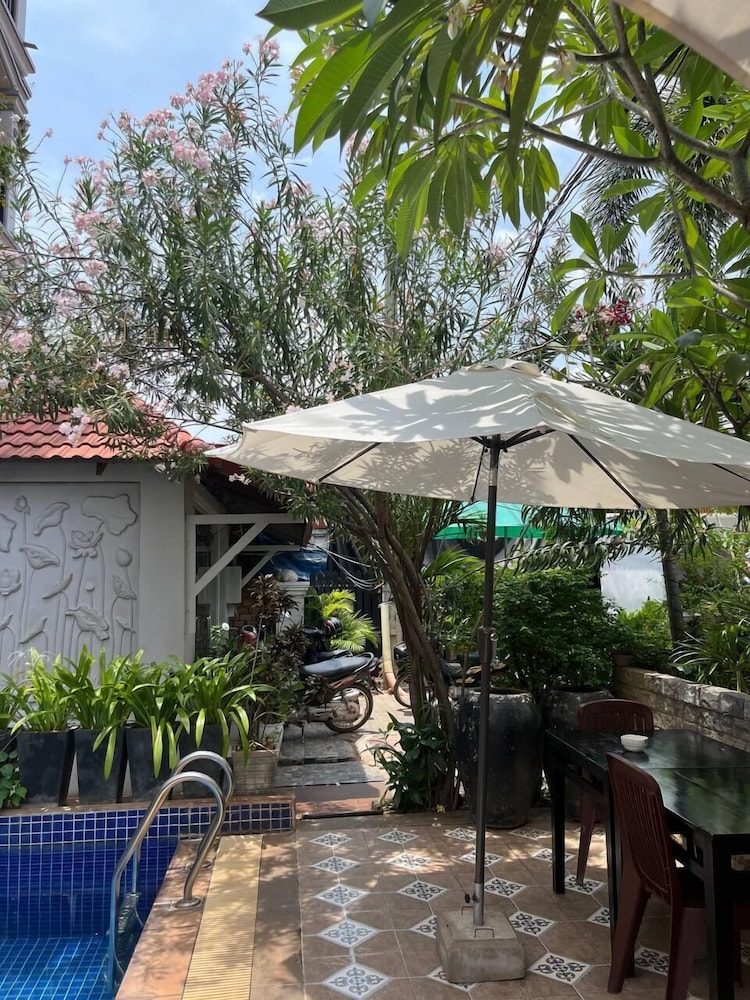 Jasmine Lodge 45/52