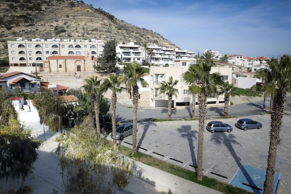 Antonis G Hotel Apartments 37/50