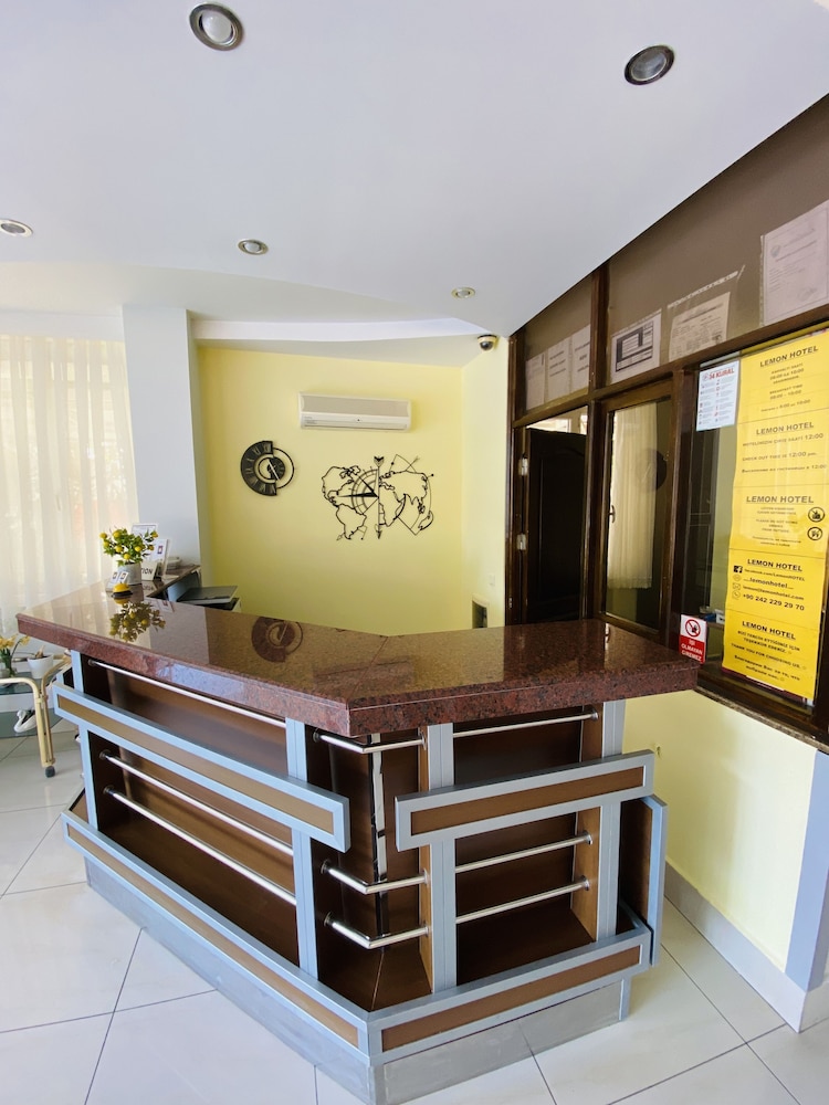 Lemon Hotel 6/50
