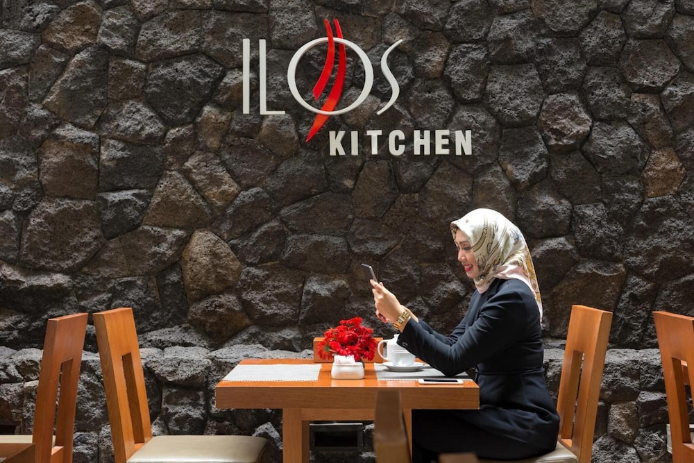 Hotel Ilos 6/19