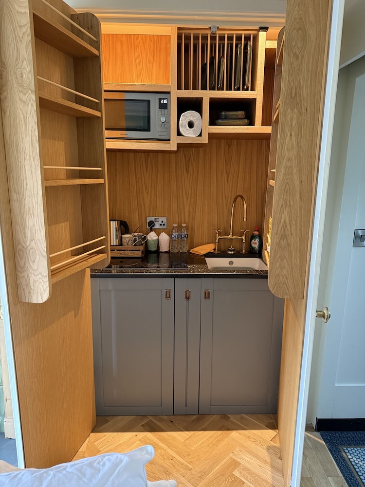 Bradleigh Lodge 12/74