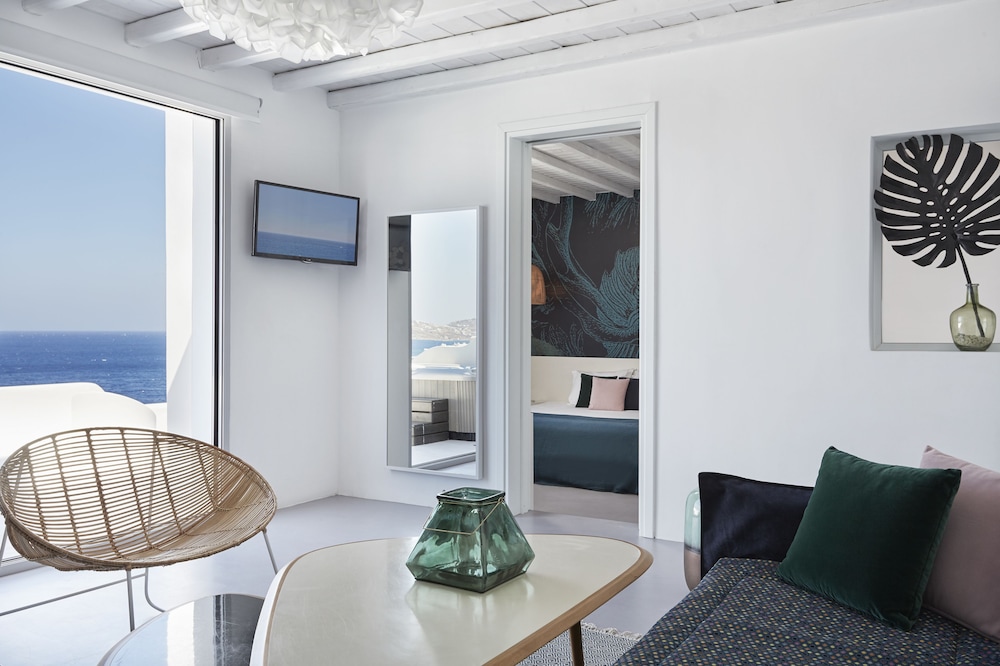 Kouros Hotel and Suites 24/41