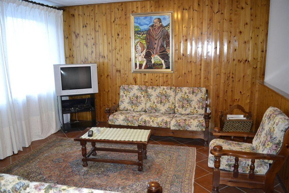 Piccolo Chalet(Sat arr/dep only) 15/25