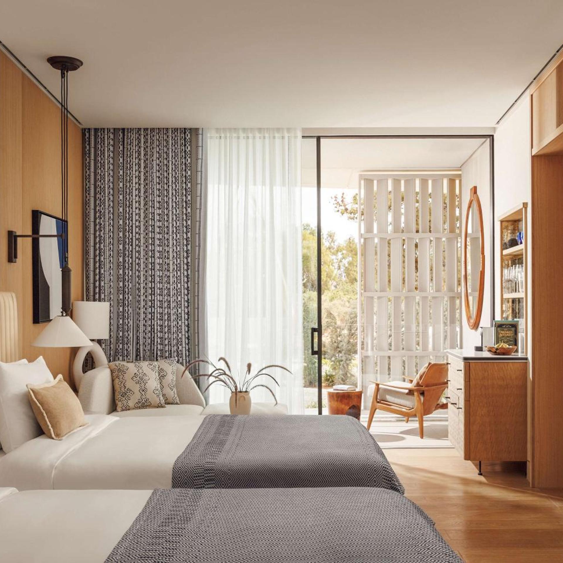 Aesthesis, King Bed, Queen Bed