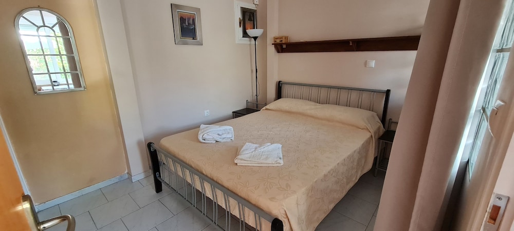 2 Bedrooms, Family, Apartment, 1 Double and 3 Single Beds