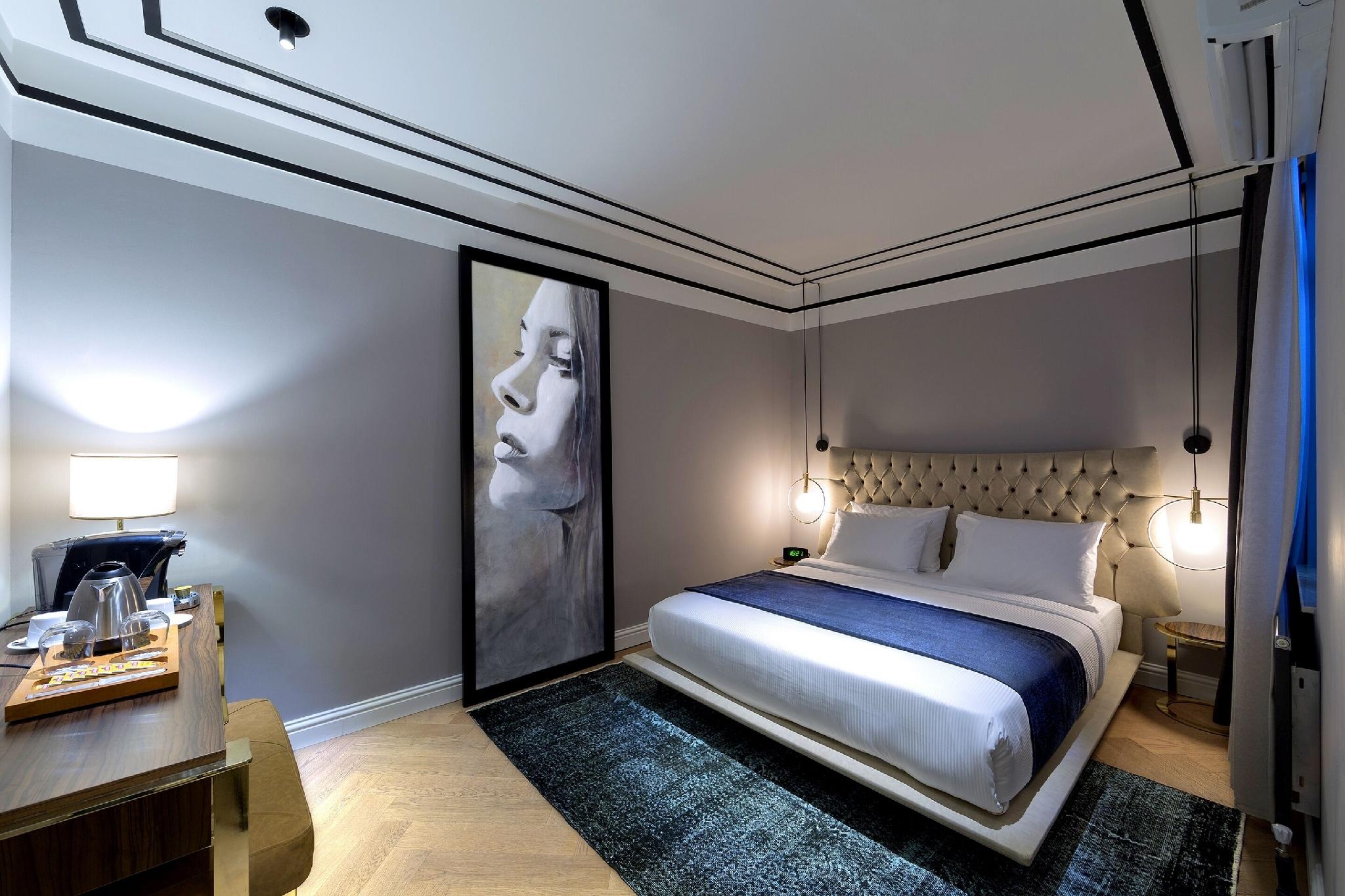 Economy, King Bed, No Window