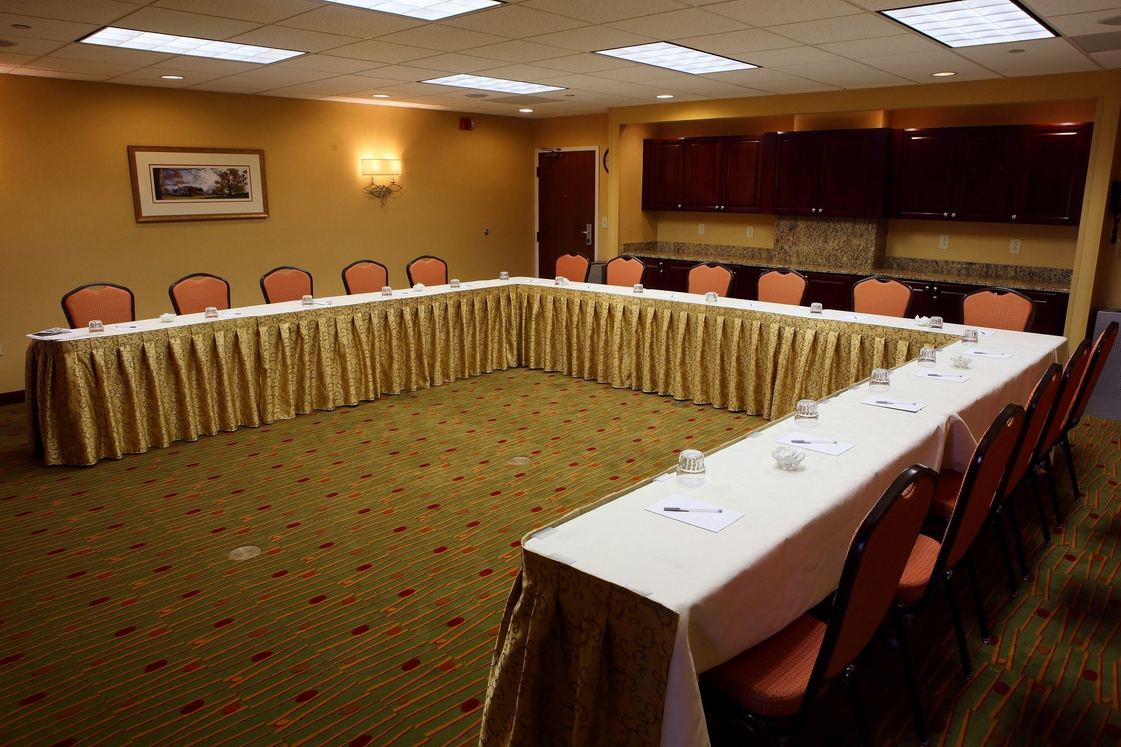 Hampton Inn & Suites Charlottesville-At the University 32/50