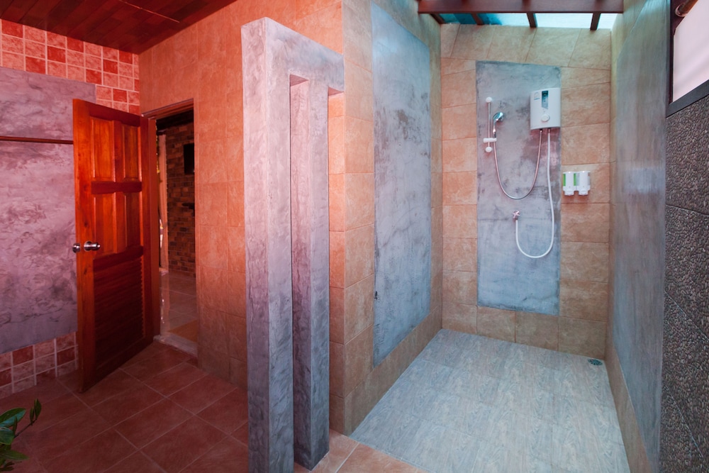 LANTA RIVIERA RESORT 29/37