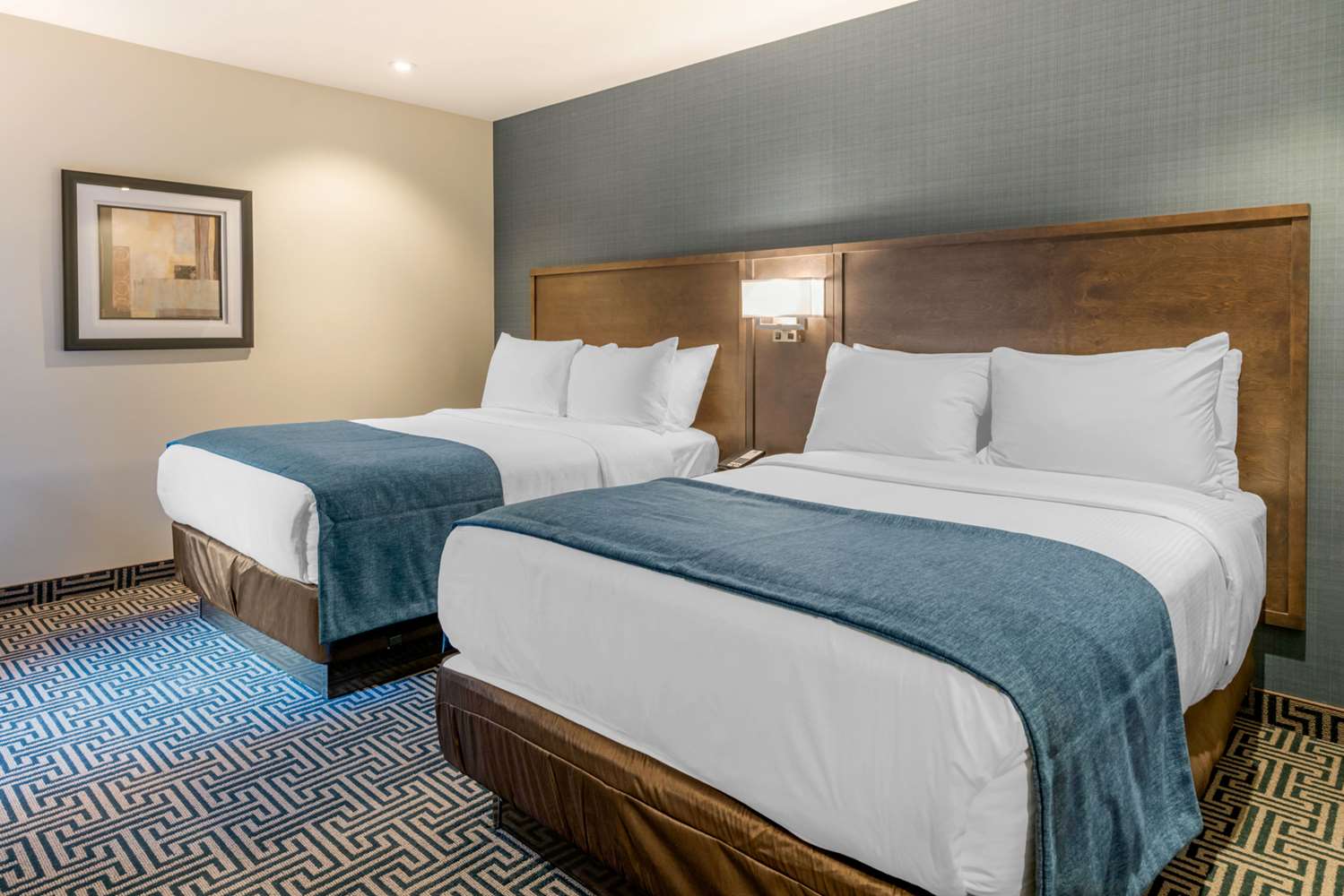 ROOM, 2 DOUBLE BEDS