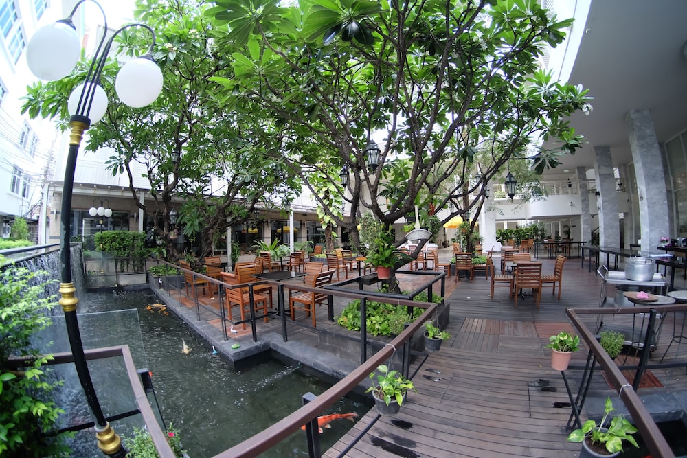 Trang Hotel Bangkok 63/73