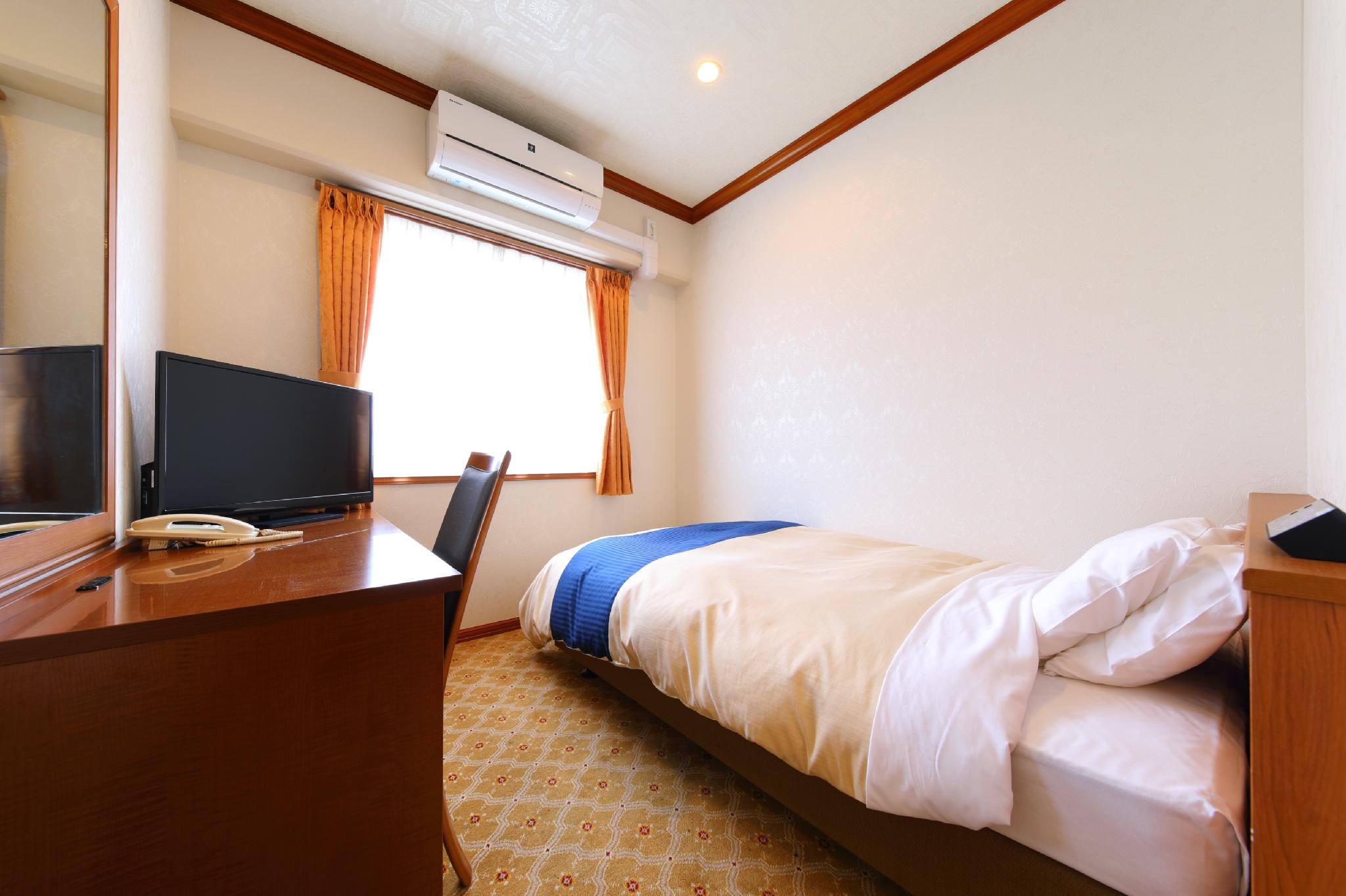 Semi Room, Standard, Single, Semi Double Bed