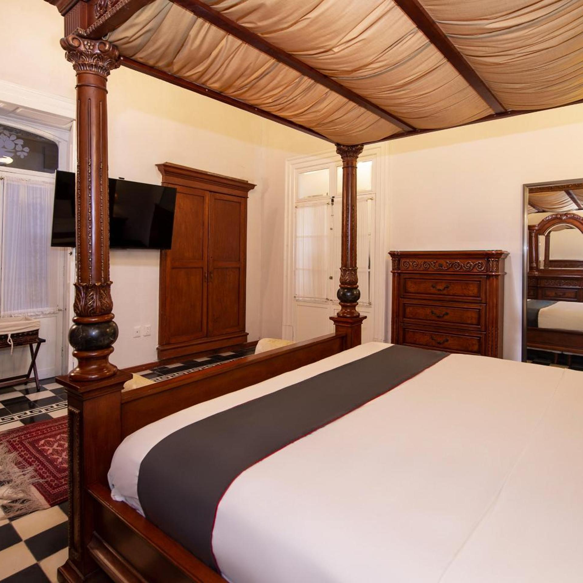 Deluxe, Suite, King Bed
