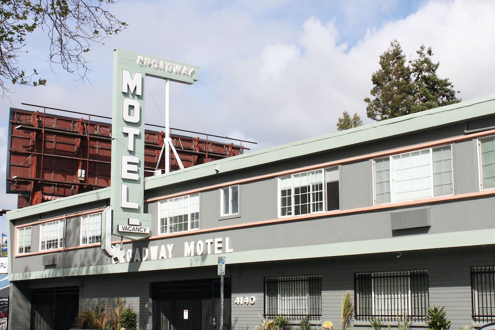 Signature Inn Berkeley Oakland 3/66