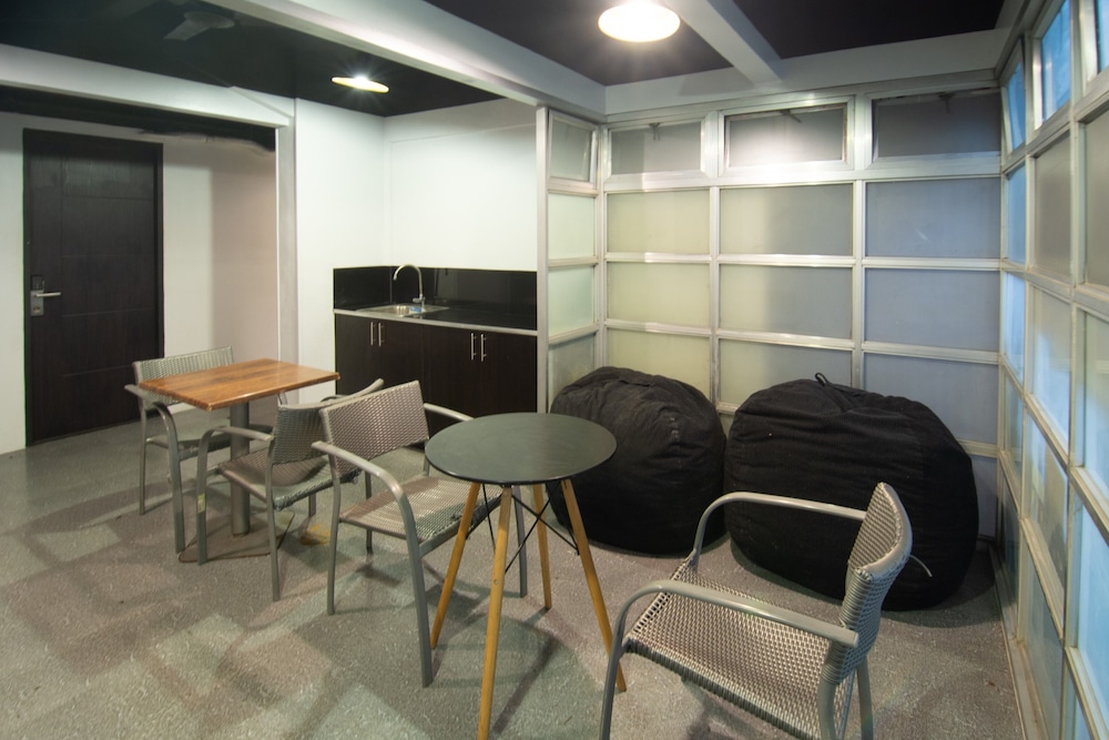ARK Hostel City Center Manila 26/36