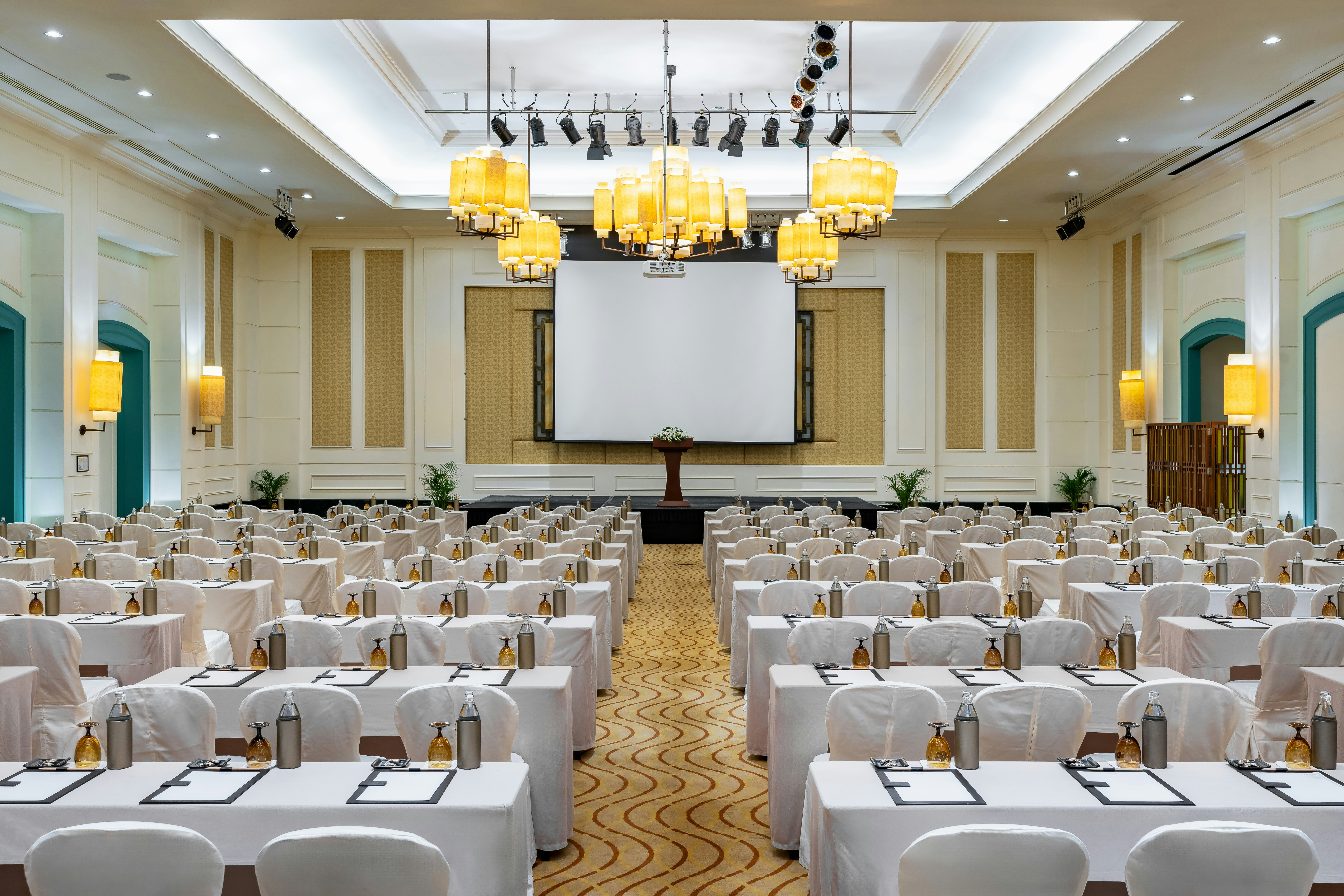 Centara Grand Beach Resort Phuket 74/85