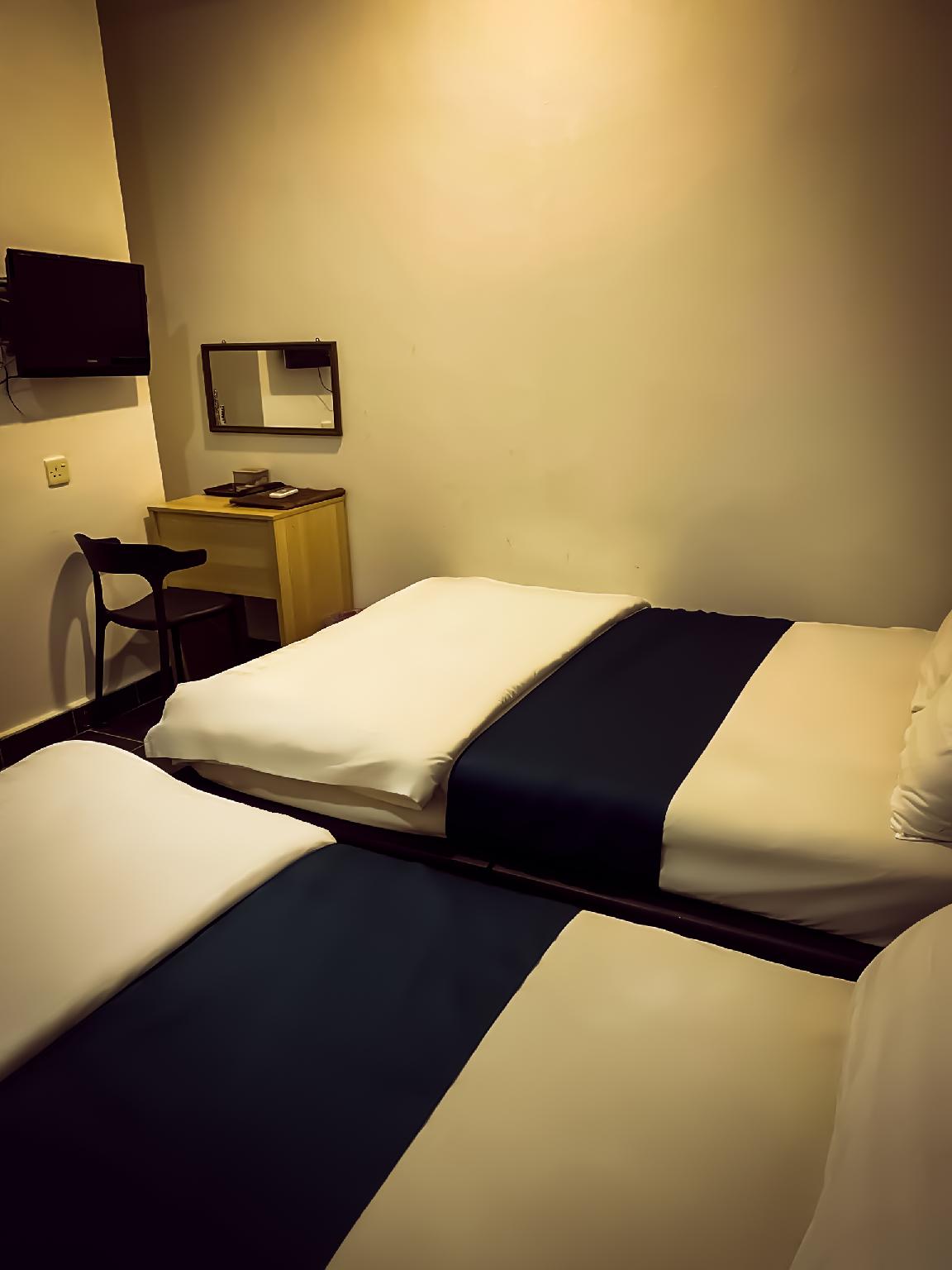 Deluxe, Family, 2 Double Beds, No Window