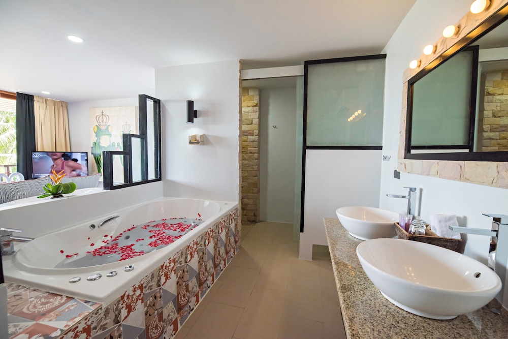 The Sunset Beach Resort Spa Taling Ngam 48/50